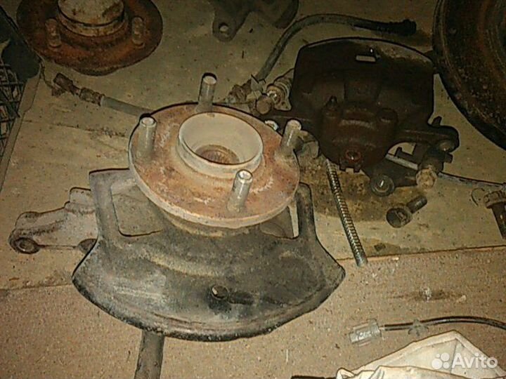 Кулаки поворотные Ниссан Санни,FB15