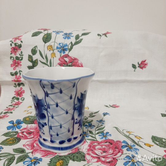 Бокал высокий, кружка с подписью художника