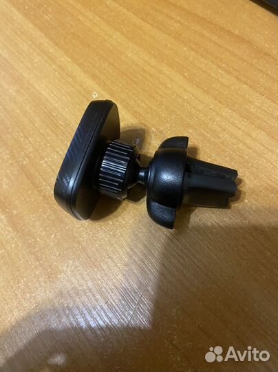 Держатель для телефона в машину на магните