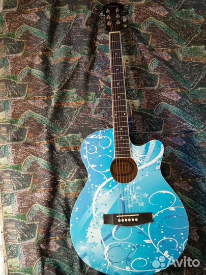 Акустическая гитара