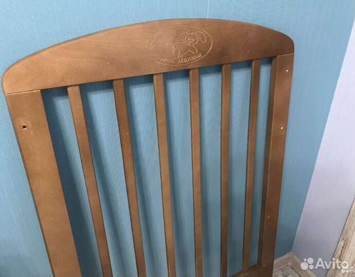 Кроватка детская с маятником и матрасом