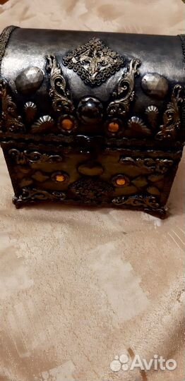 Сундук-шкатулка ручной работы