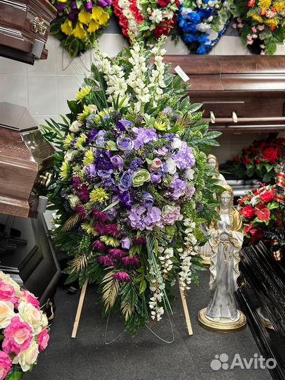 Венки ритуальные, Венки на кладбище