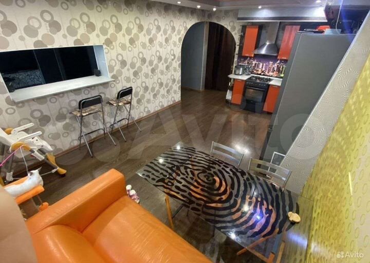 Дом 783,9 м² на участке 6,3 сот.