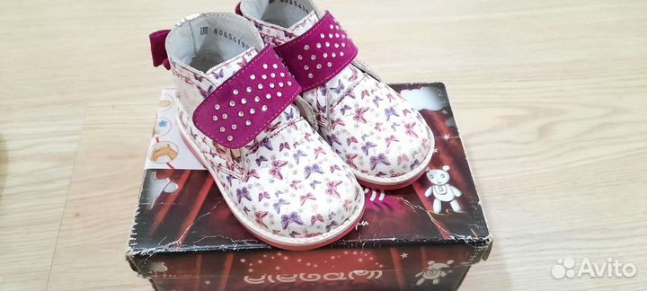 Ботинки на девочку