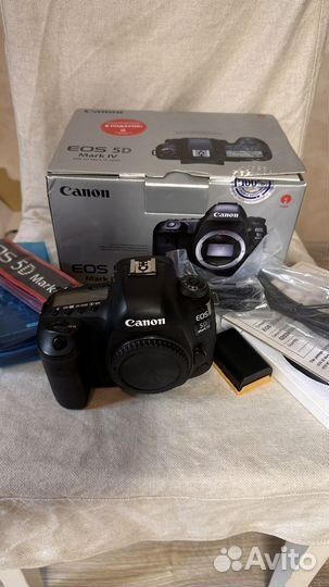 Зеркальный фотоаппарат canon 5D mark iv