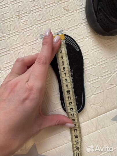 Кроссовки adidas ozelia 21р