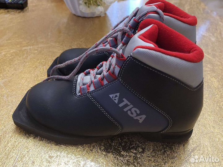 Лыжные ботинки tisa