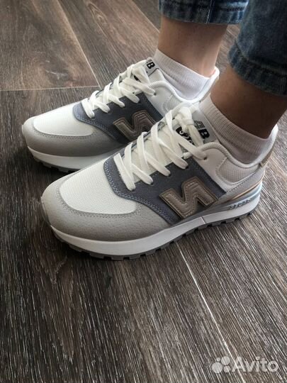 Кроссовки женские new balance