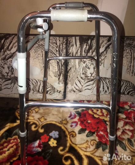 Ходунки для взрослых,и инвалидов