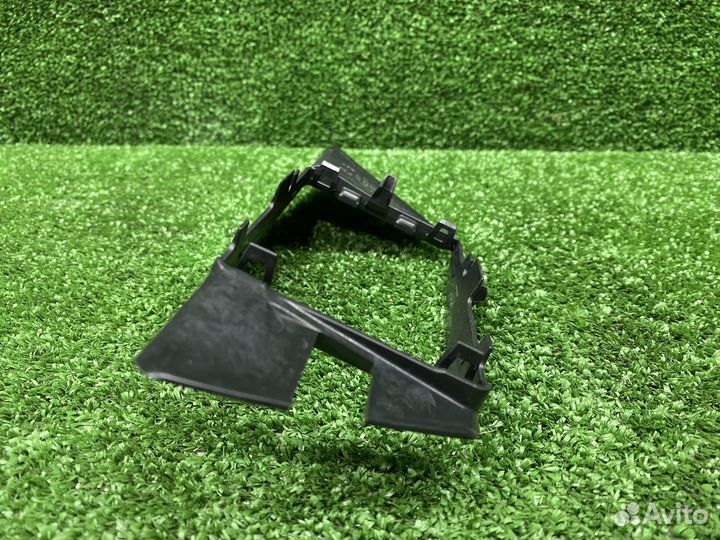 Кронштейн датчика слепых зон левый BMW G20