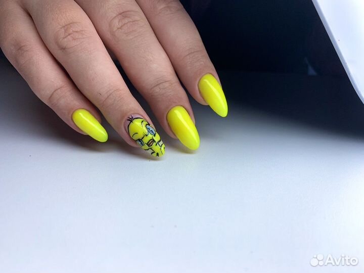 Маникюр и педикюр