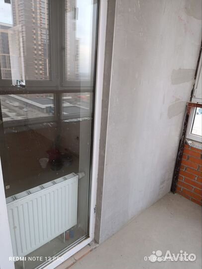 Балконная дверь с окном