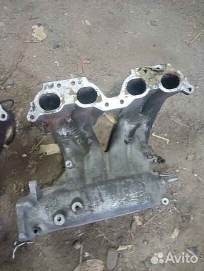 Впускной коллектор тойота корона 3S FE 1993 год