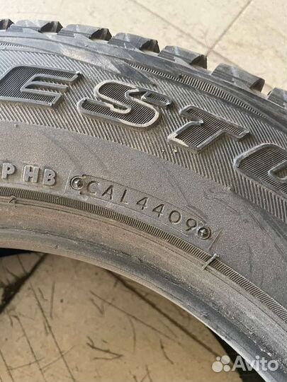 Bridgestone Blizzak DM-V2 215/65 R16