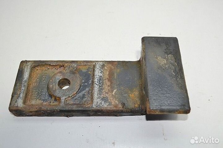 Кронштейн стабилизатора, переднего моста, нижний п