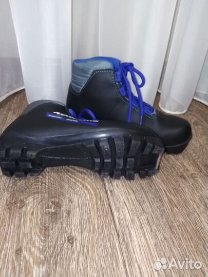 Лыжные ботинки 35