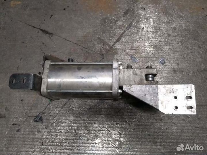 Цилиндр открывания двери Scania 4-Series