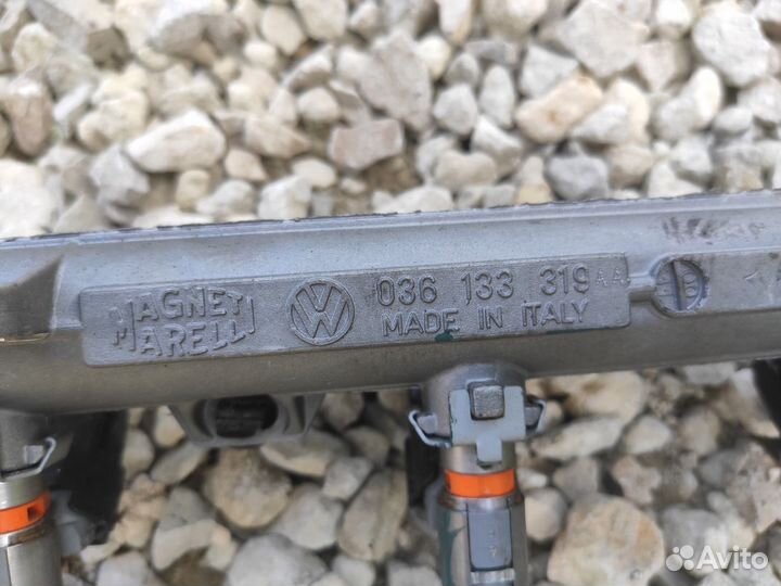 Топливная рампа Volkswagen Golf 4 1J 1.4