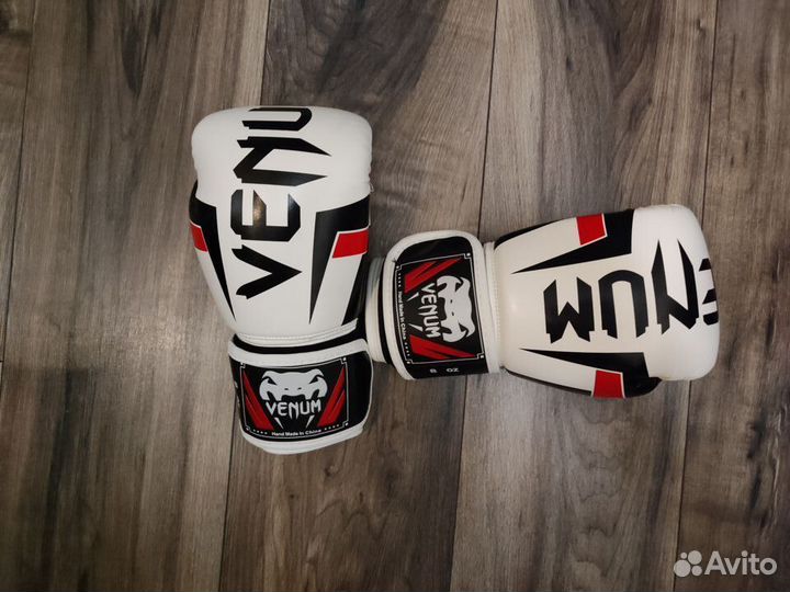 Боксерские перчатки 8 oz