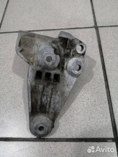 Кронштейн генератора patrol y62 infinity qx56