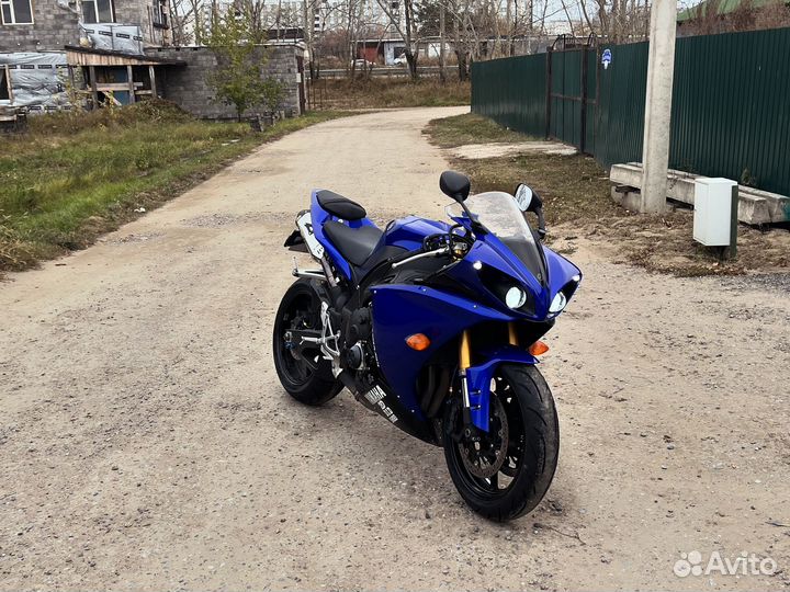 Yamaha r1