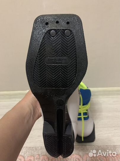 Лыжные ботинки