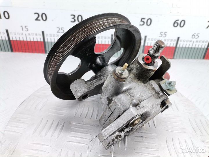 Насос гидроусилителя руля Mitsubishi Carisma рест