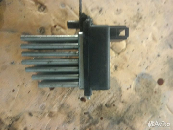 Резистор отопителя 4b0820521