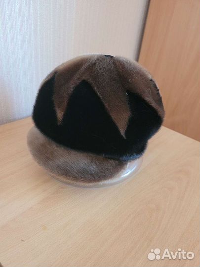 Женская кепка из меха нерпы