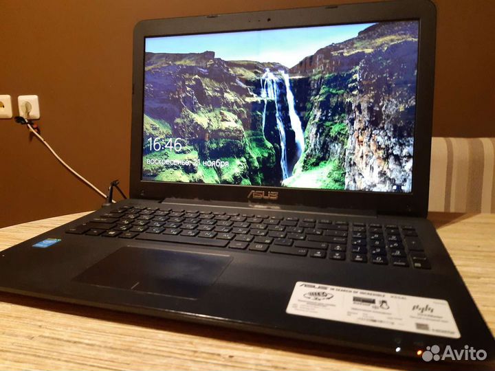 Ноутбук asus X554LA