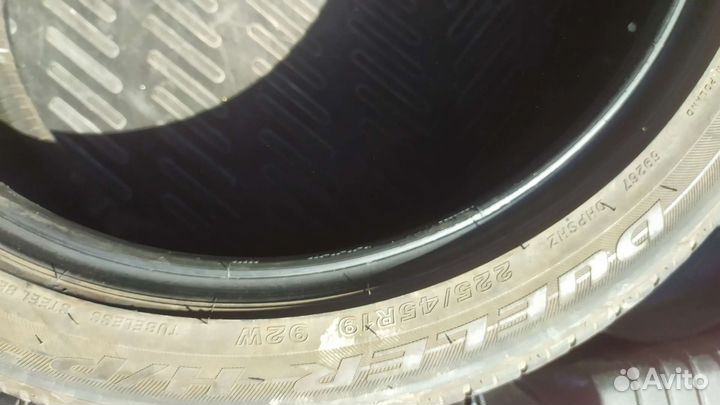 Bridgestone Dueler H/P 225/45 R19 92W
