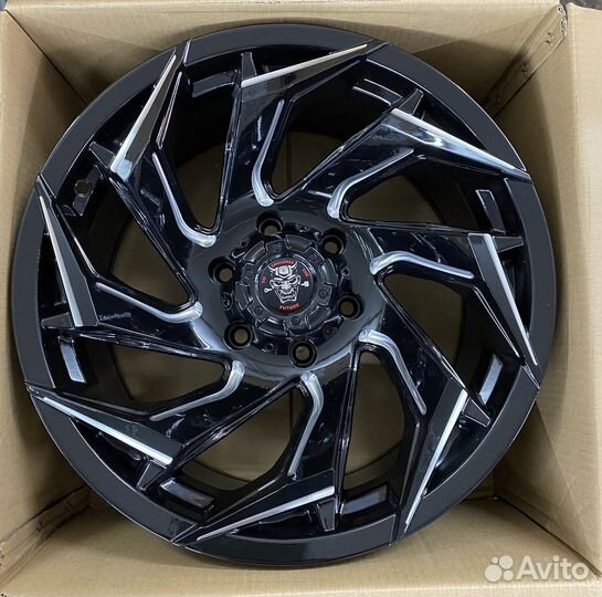 Диски r18 Off-road Fuel 6/139.7