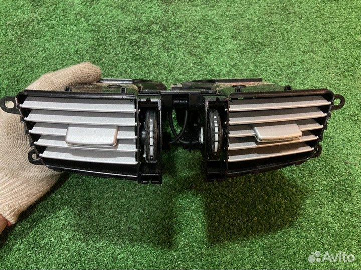 Дефлектор центральный Mercedes-Benz E-Class W212