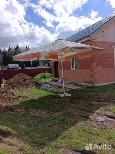 Уличный зонт для кафе