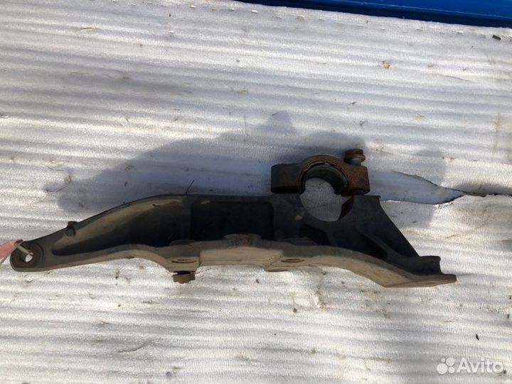 Кронштейн пневморессоры правый Mercedes Axor 2018