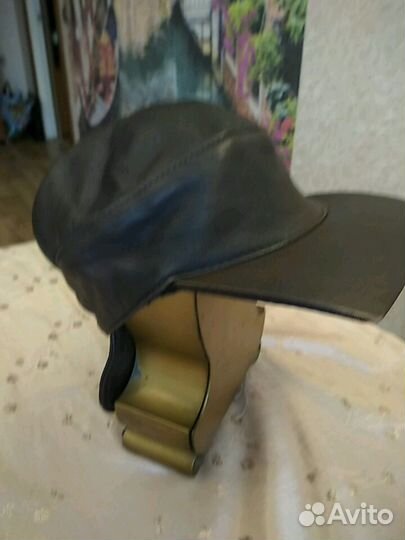 Стильная кожаная кепка
