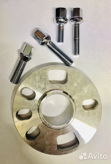 Колесные спайсеры для Audi A3 (15mm)