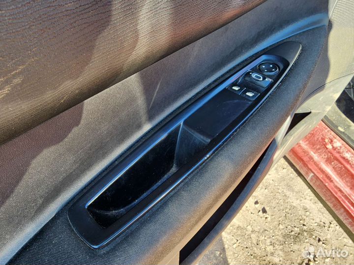 Кнопки стеклоподъемников Citroen C4 1