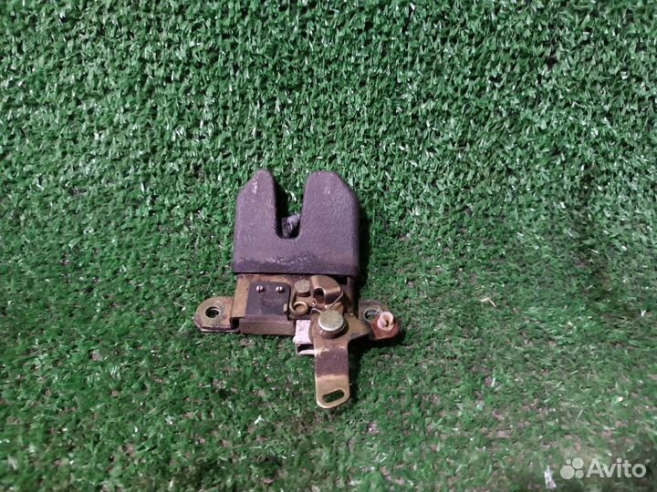 Замок багажника Skoda Superb I (2001—2006)