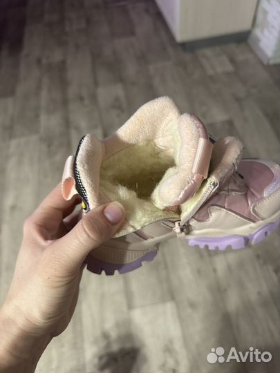 Кроссовки для девочки