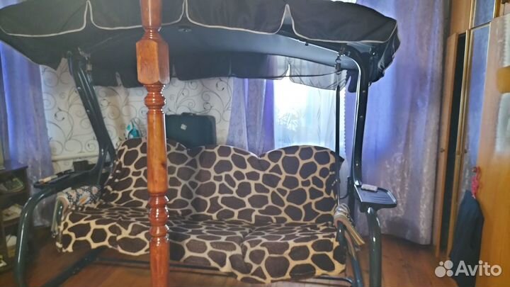 Продаю качели