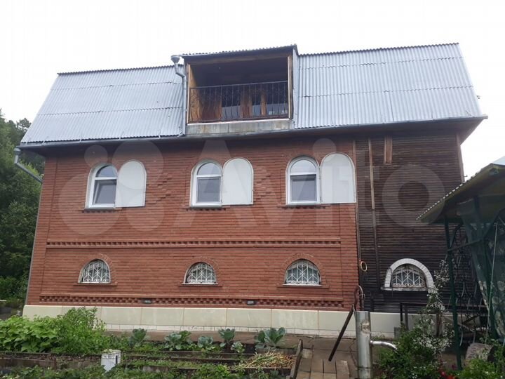 Дом 230 м² на участке 12 сот.