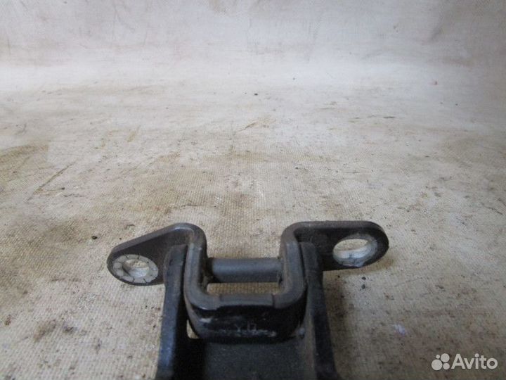 Петля двери задней левой верхняя Ssang Yong Rexton