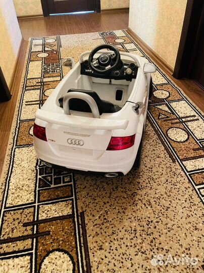 Детский электромобиль audi