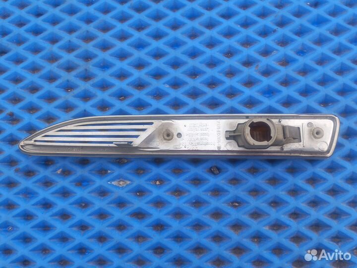 Повторитель, поворотник левый Ford Mondeo 4