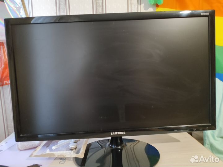 Монитор Samsung S24D330H