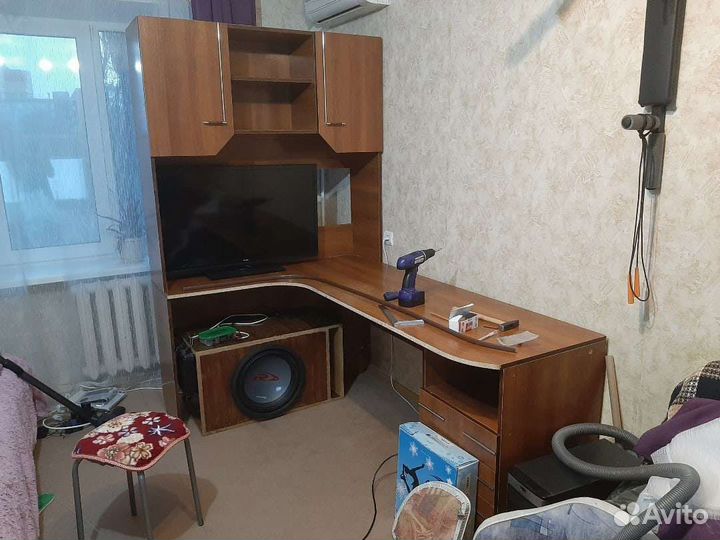 Угловой письменный стол