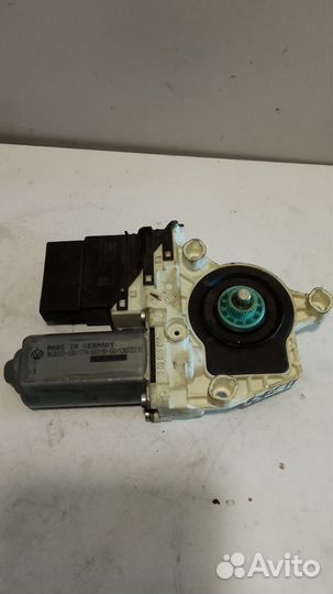 Моторчик стеклоподъемника Volkswagen Jetta