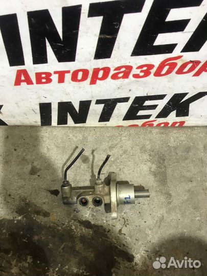 Главный тормозной цилиндр Ford Focus 2